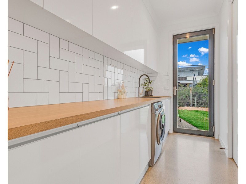 37 Pinerate Place, Echuca VIC 3564