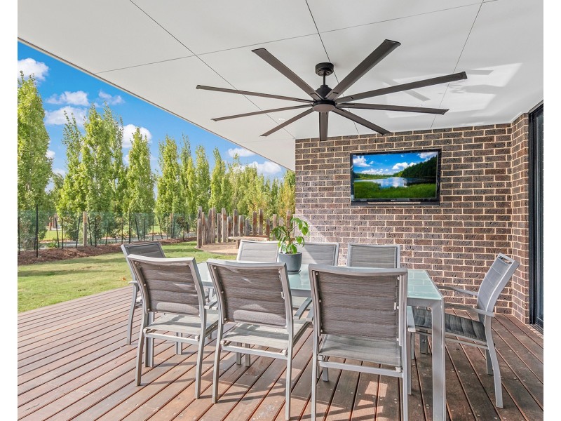 37 Pinerate Place, Echuca VIC 3564