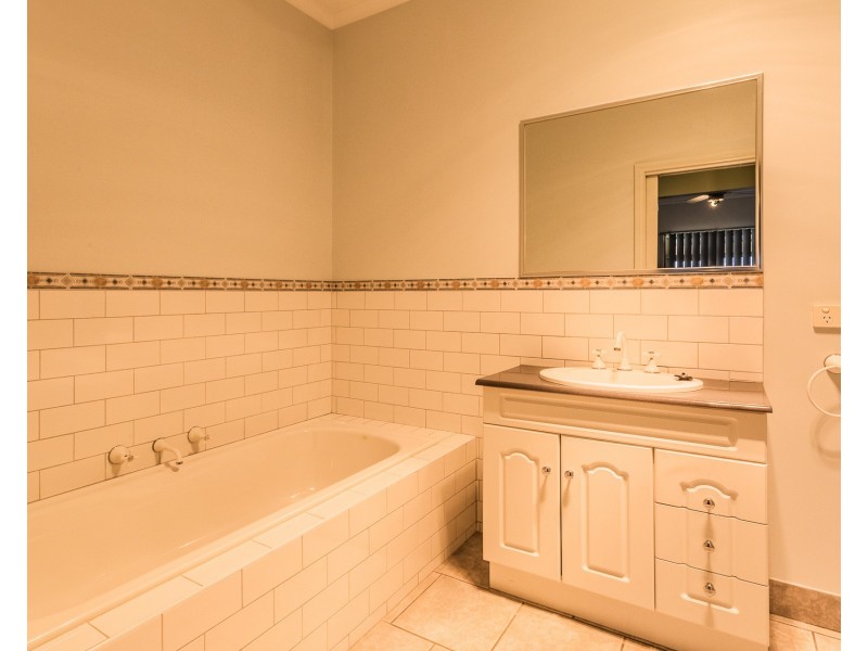 2/1 Grange Court, Echuca VIC 3564