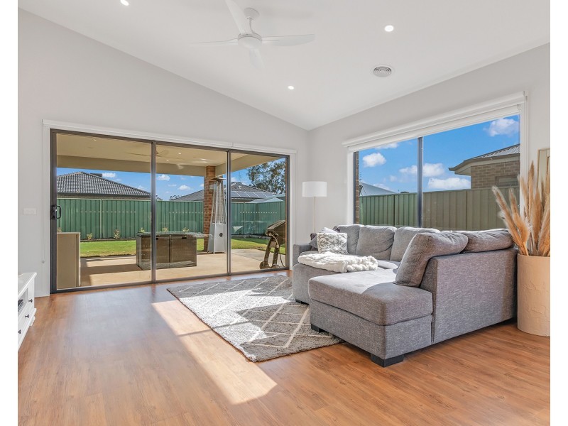 17 Mayflower Drive, Moama NSW 2731