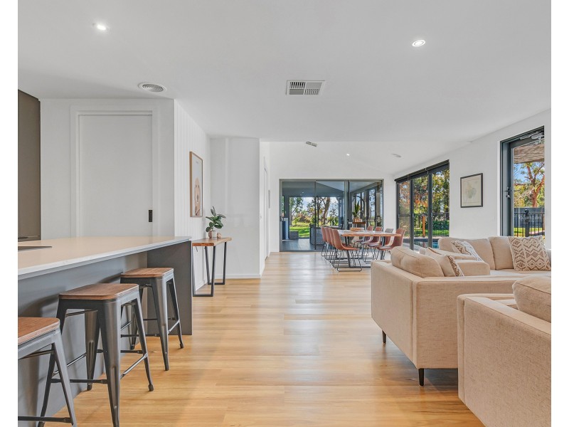 8 Charters Drive, Moama NSW 2731