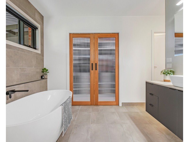 8 Charters Drive, Moama NSW 2731