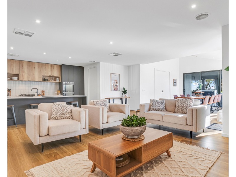 8 Charters Drive, Moama NSW 2731