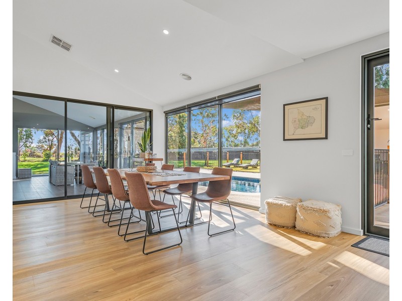 8 Charters Drive, Moama NSW 2731