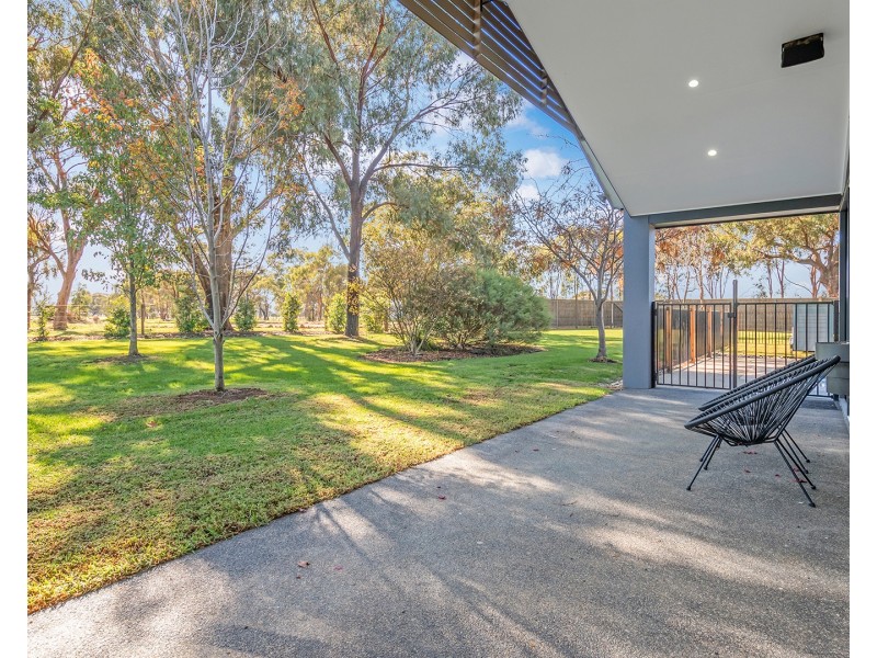8 Charters Drive, Moama NSW 2731