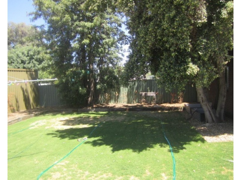 73 Pakenham Street, Echuca VIC 3564