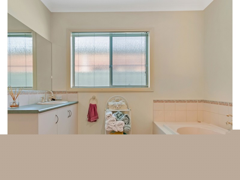 43 Woodlands Circuit, Echuca VIC 3564