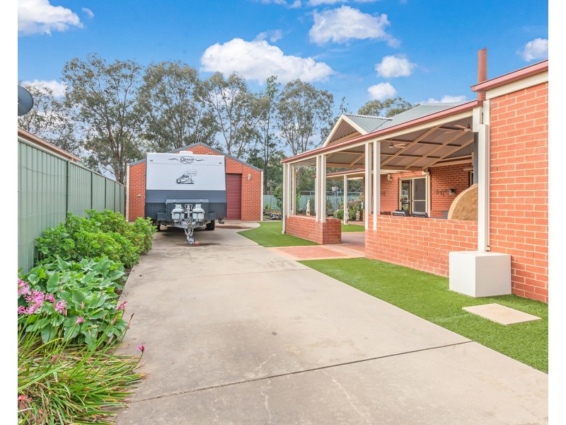 43 Woodlands Circuit, Echuca VIC 3564