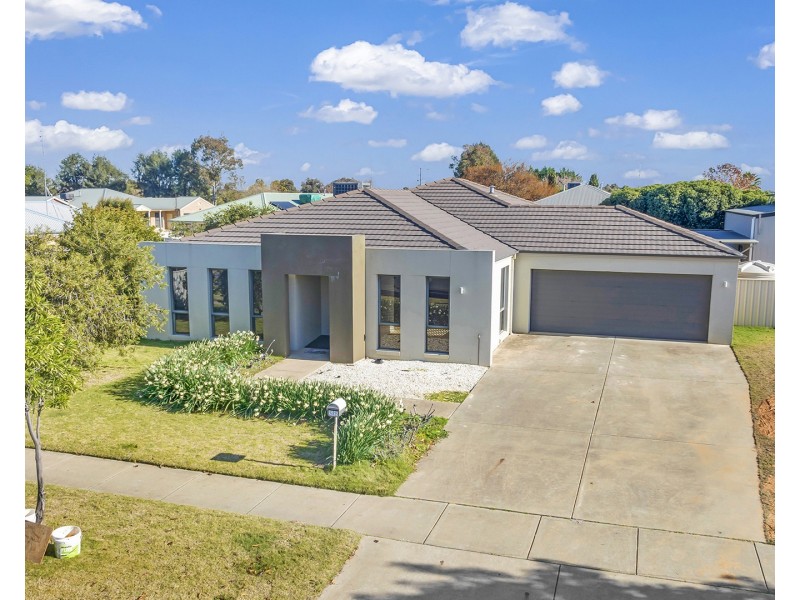 26 Glencoe Boulevard, Moama NSW 2731