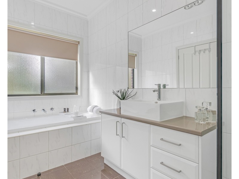 4 Grange Court, Echuca VIC 3564