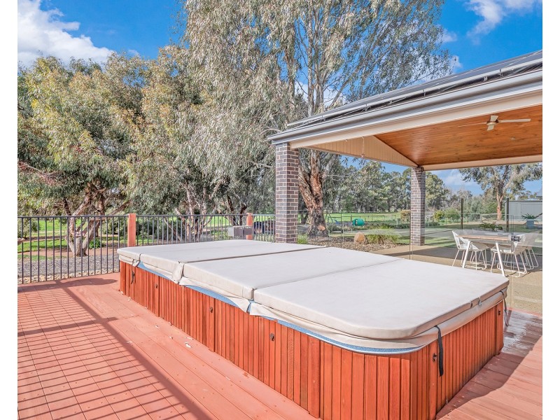 4 Grange Court, Echuca VIC 3564
