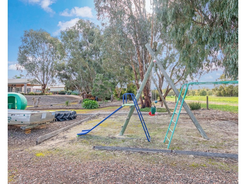 4 Grange Court, Echuca VIC 3564