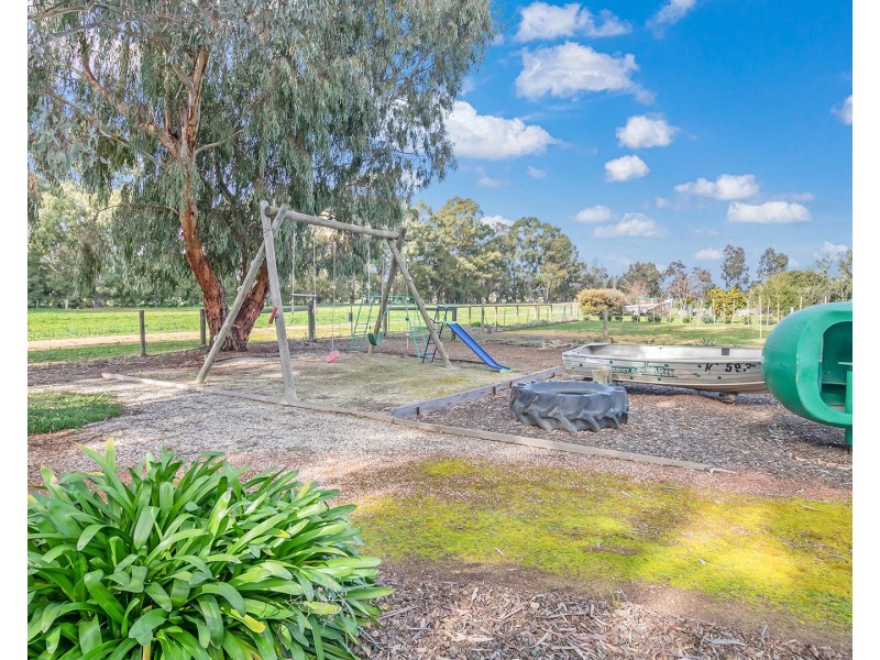 4 Grange Court, Echuca VIC 3564