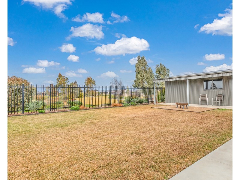 23 Yakoa Natya Avenue, Echuca VIC 3564