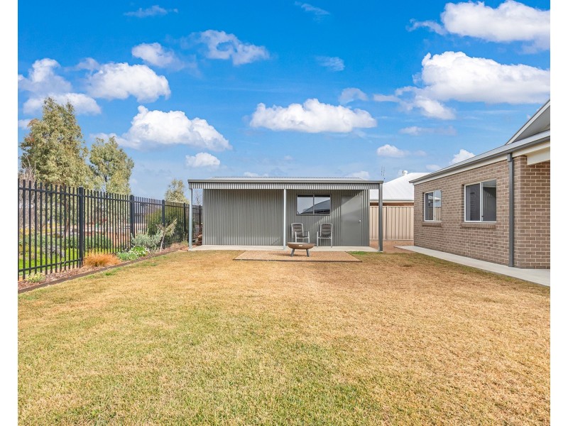 23 Yakoa Natya Avenue, Echuca VIC 3564