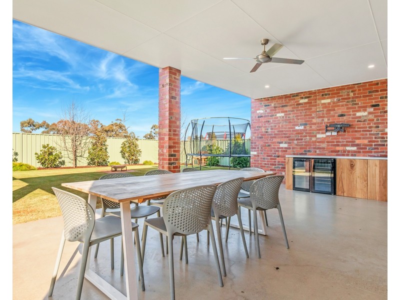 18 Mayflower Drive, Moama NSW 2731