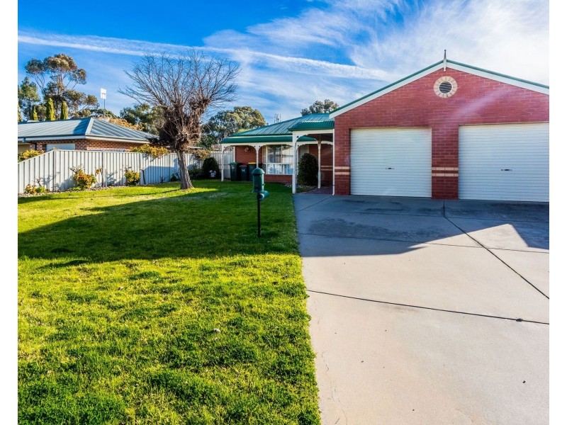 38 Lawson Drive, Moama NSW 2731