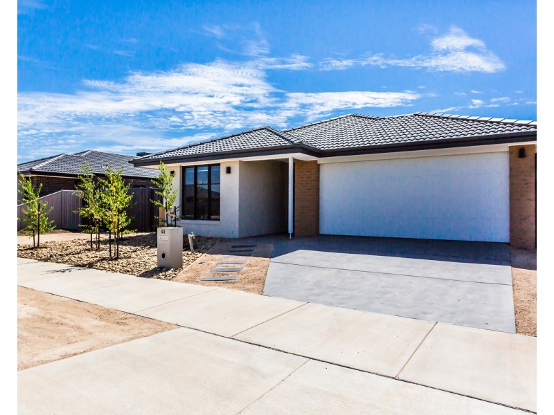 41 Magnolia Drive, Echuca VIC 3564