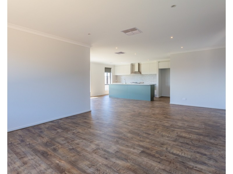 41 Magnolia Drive, Echuca VIC 3564