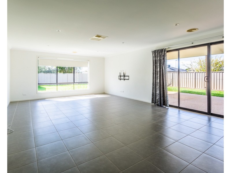 11 Howell Drive, Echuca VIC 3564