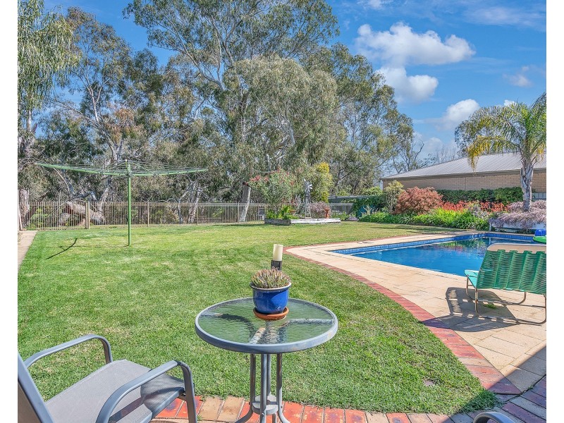 34 Rutley Crescent, Echuca VIC 3564
