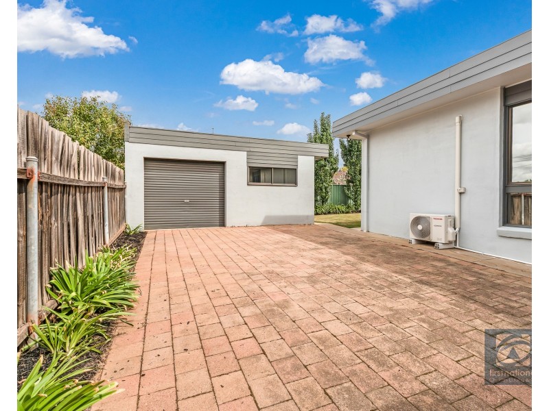 65 Campaspe Esplanade, Echuca VIC 3564