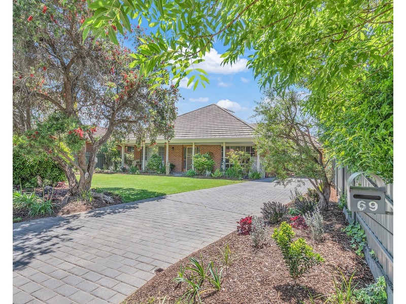 69 Rutley Crescent, Echuca VIC 3564