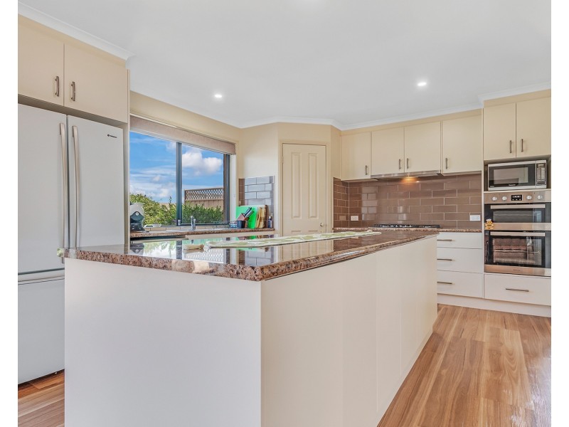20 Genevieve Avenue, Echuca VIC 3564