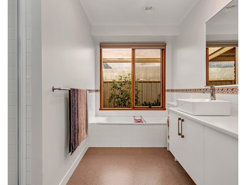 16 Oscar Place, Echuca VIC 3564