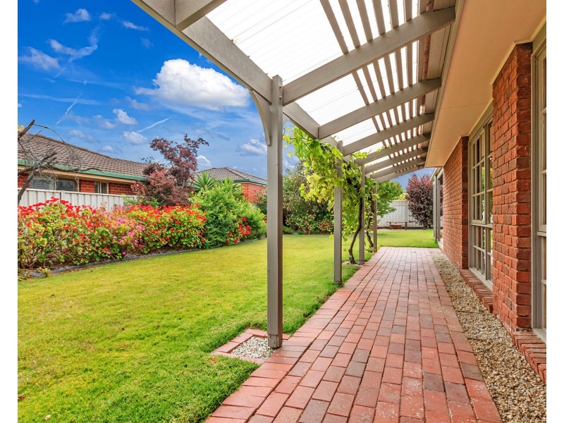 16 Oscar Place, Echuca VIC 3564