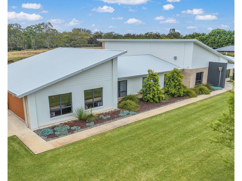 2/18 Pambula Court, Echuca VIC 3564