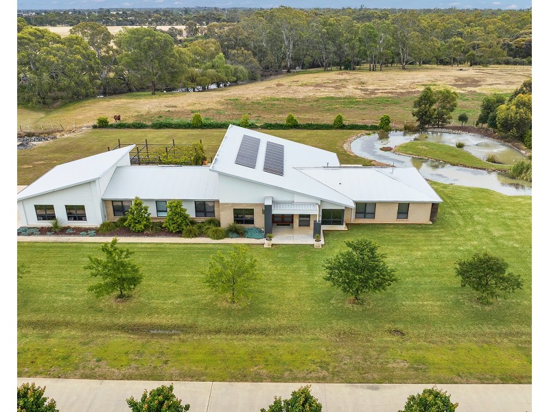 2/18 Pambula Court, Echuca VIC 3564