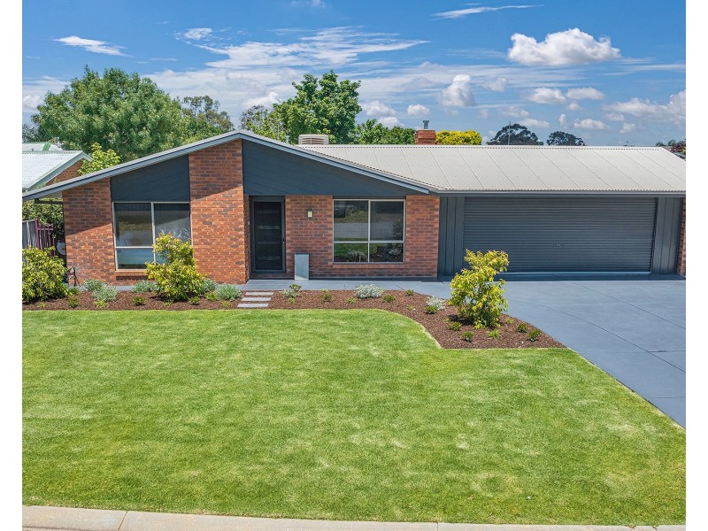 1 McMahon Place, Moama NSW 2731