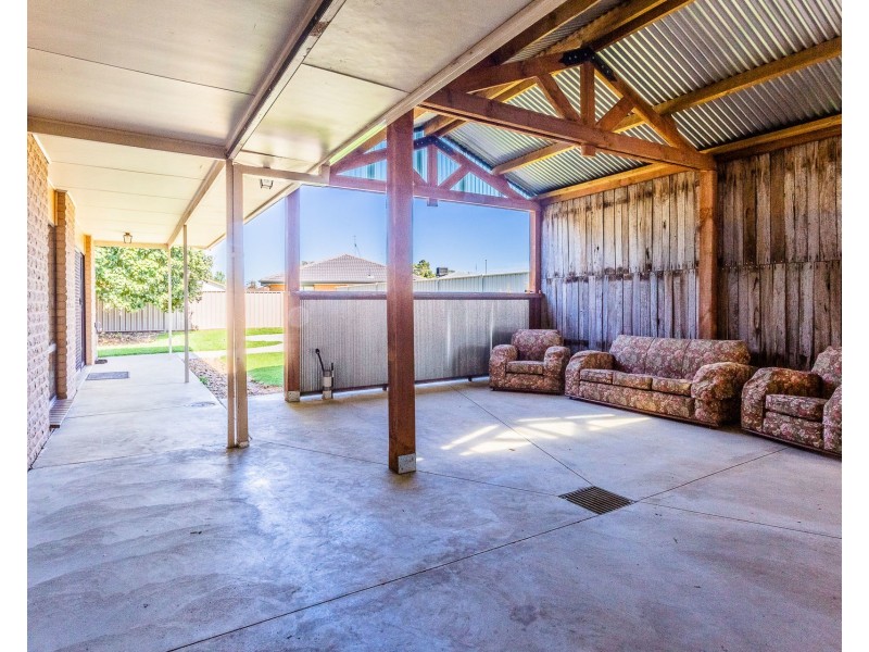 17 Crossen Street, Echuca VIC 3564
