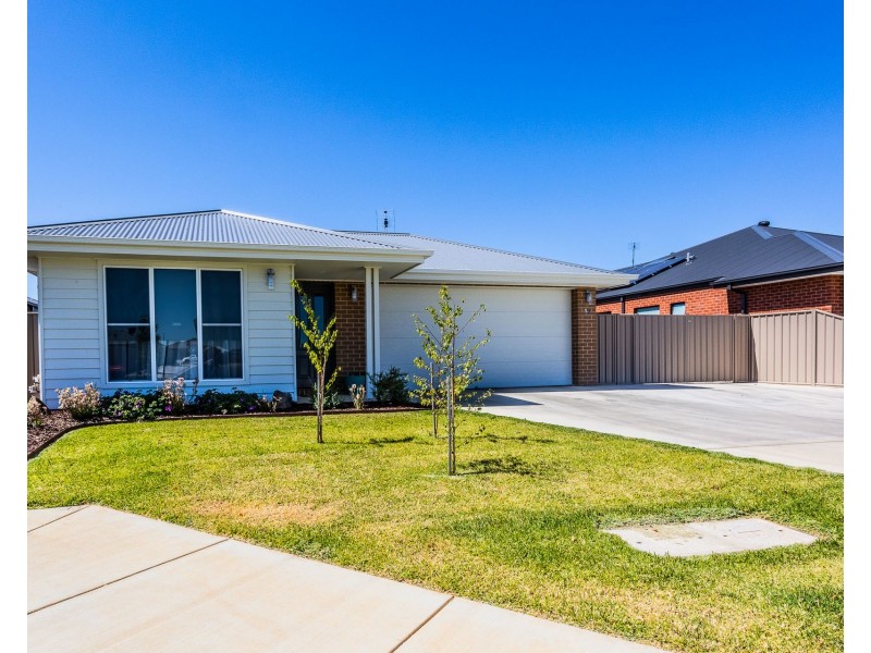 12 Gaze Avenue, Echuca VIC 3564