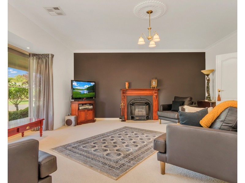 61 Schoeffel Drive, Echuca VIC 3564