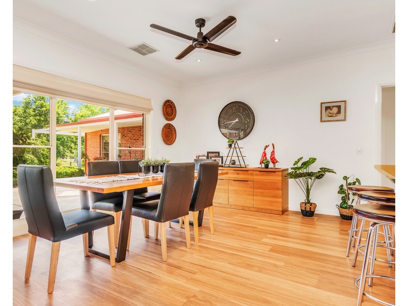 61 Schoeffel Drive, Echuca VIC 3564