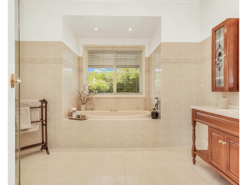 61 Schoeffel Drive, Echuca VIC 3564
