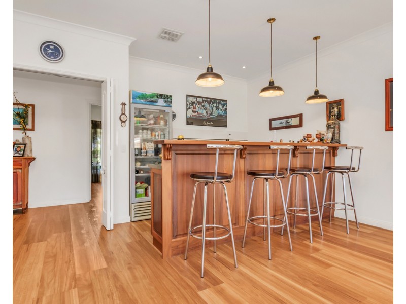 61 Schoeffel Drive, Echuca VIC 3564