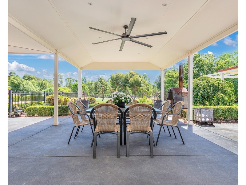 61 Schoeffel Drive, Echuca VIC 3564
