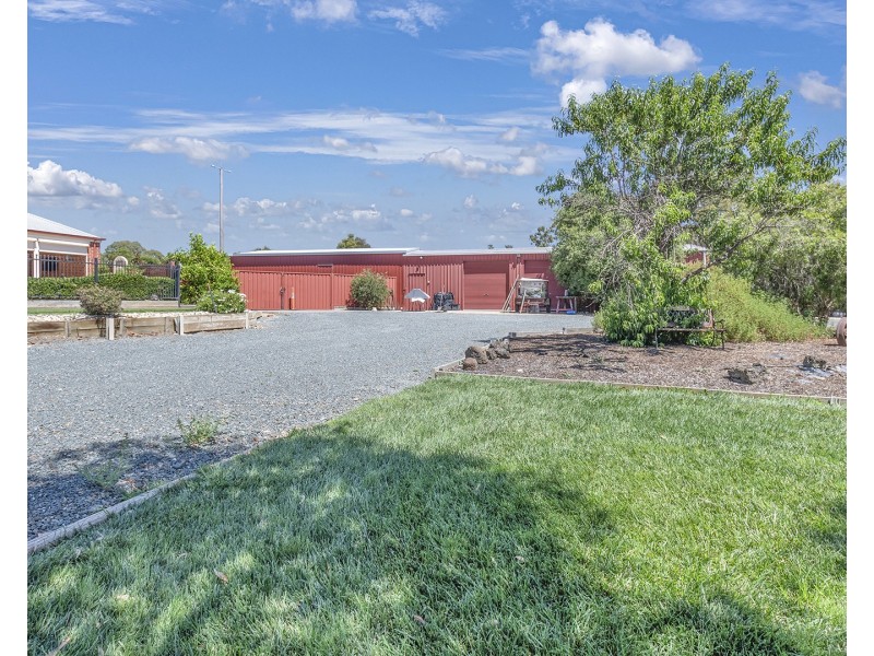61 Schoeffel Drive, Echuca VIC 3564