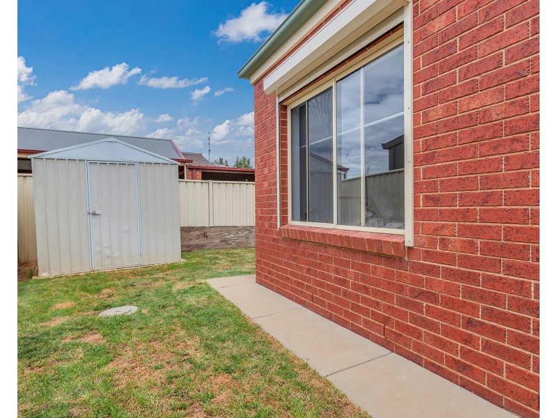 2/24 Bennett Court, Echuca VIC 3564