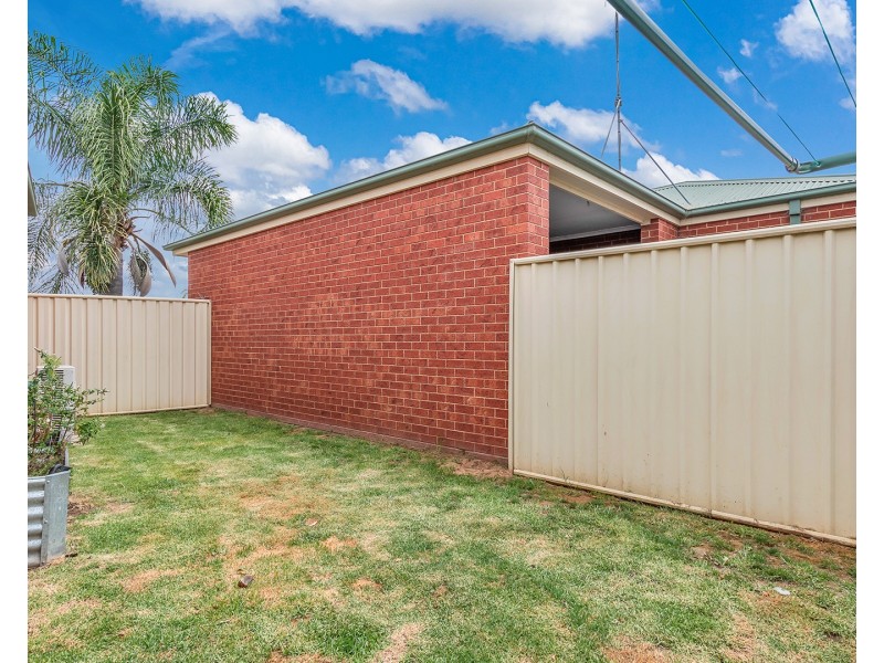 2/24 Bennett Court, Echuca VIC 3564