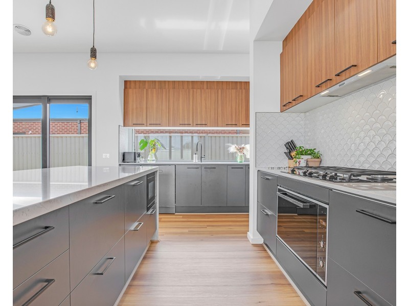 2 Black Swan Boulevard, Moama NSW 2731