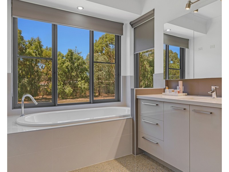 74 Council Street, Moama NSW 2731