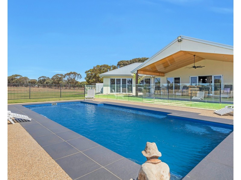 880 Thyra Road, Moama NSW 2731
