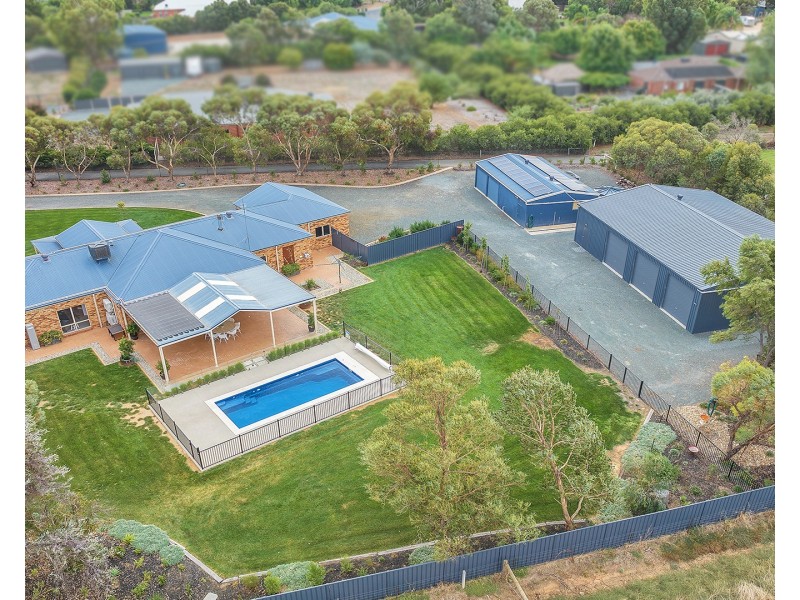 21 Ikona Drive, Echuca VIC 3564