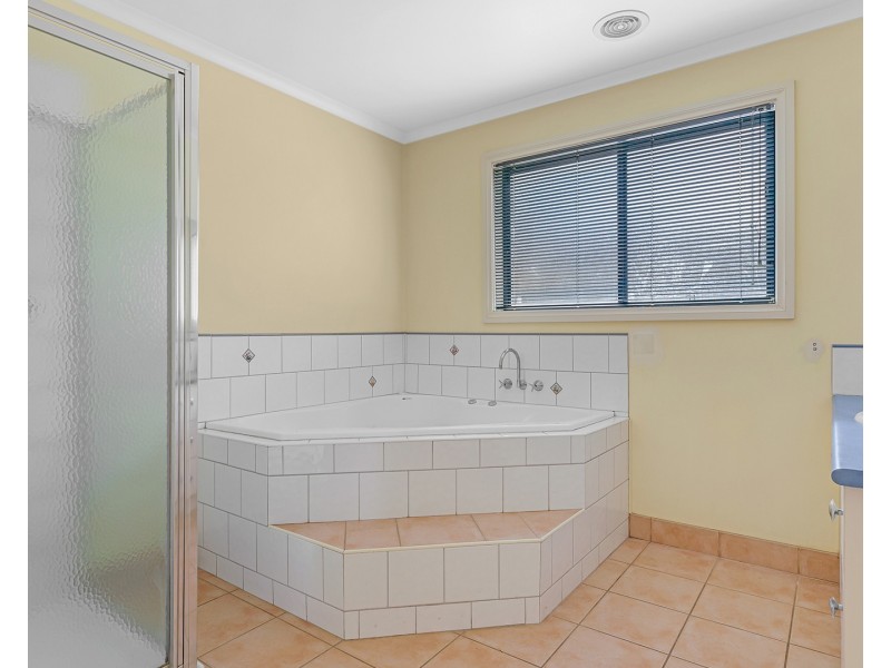 6 Westwood Place, Echuca VIC 3564