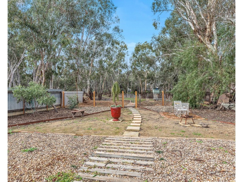 52 Moama Street, Echuca VIC 3564
