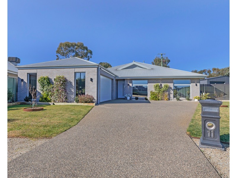 11 Rothbury Court, Moama NSW 2731